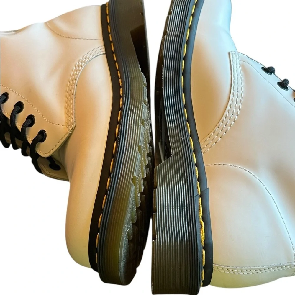 Dr. Martens Gold Air Cushion Sole Size 7
